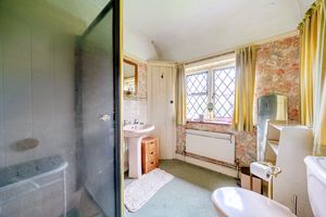 shower room- click for photo gallery